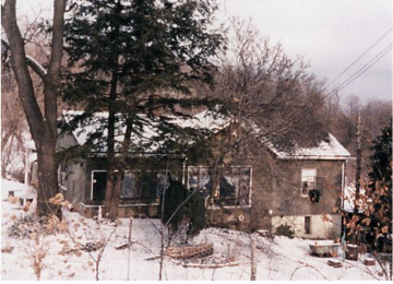 Orient Delach House In The Snow